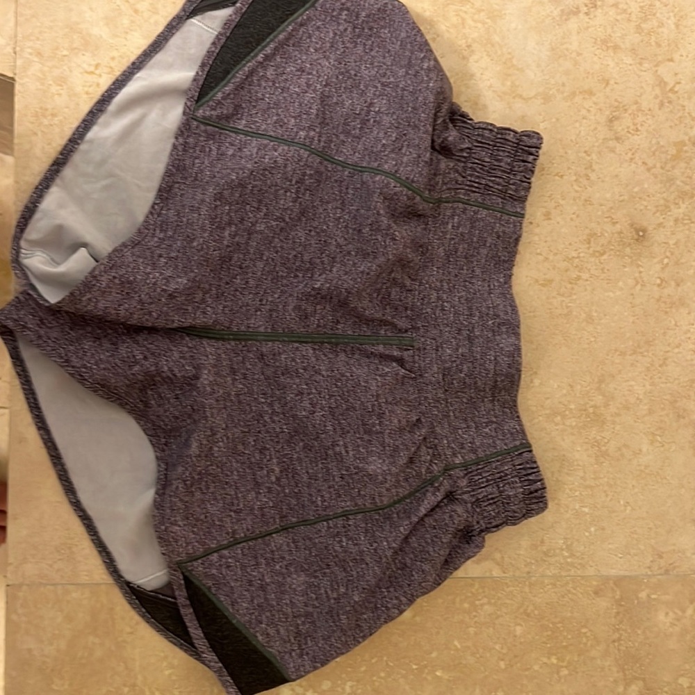 Hotty hot high rise LULULEMON lined 2.5